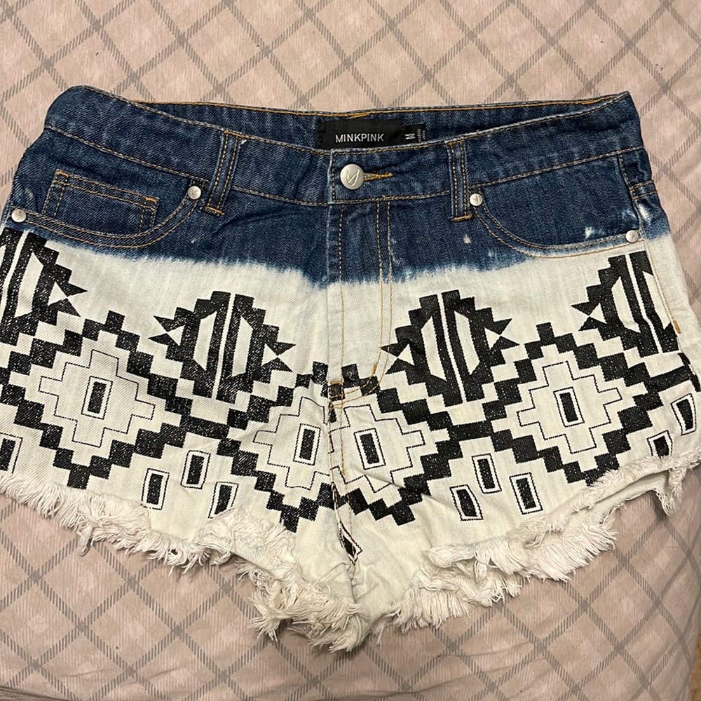 Cute minkpink shorts size M